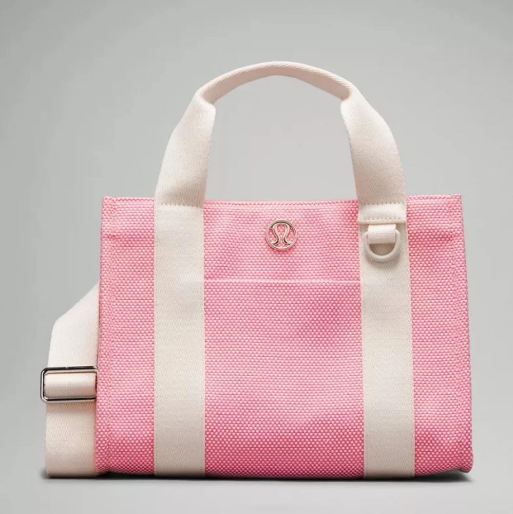 Lululemon mini tote Exclusive Australia Released ONLY PINK - Picture 1 of 13